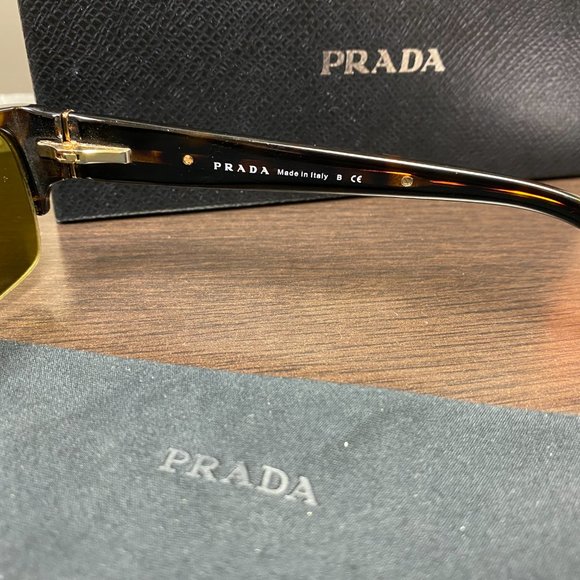 Prada SPR 30L - Picture 2 of 4